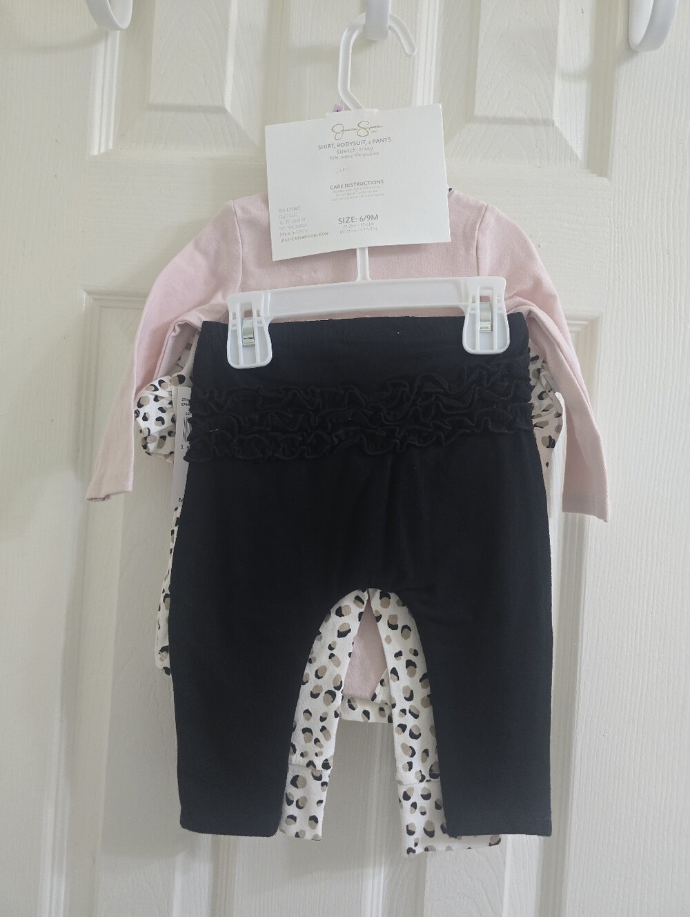 Jessica Simpson Layette 4 Piece Set Baby - Picture 4 of 7